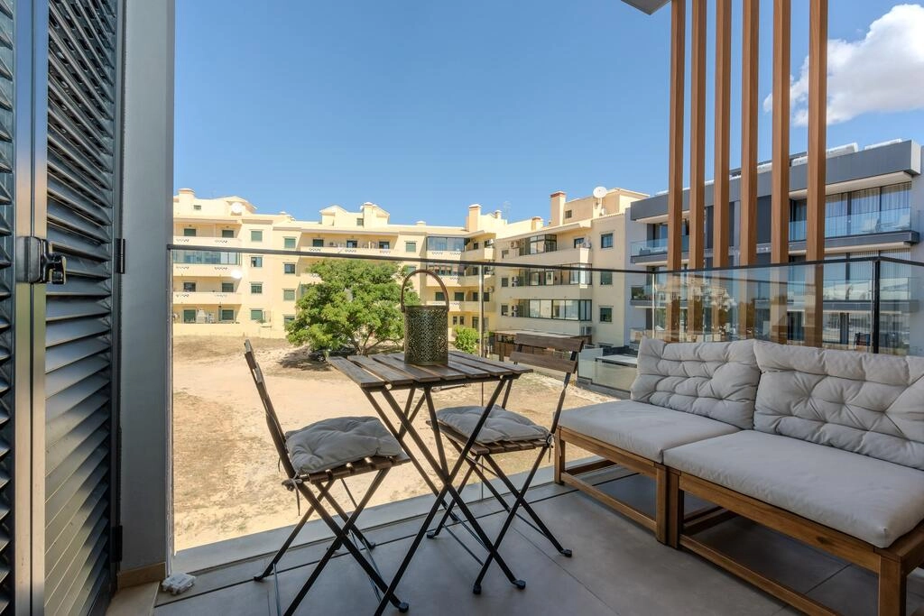 Modern Three-Bedroom Apartment in Almancil Modern Three-Bedroom Apartment in Almancil