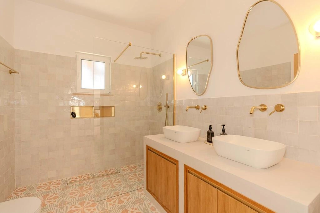 Moradia T4 com Vista Mar à Venda em Quinta das Raposeiras Moradia T4 com Vista Mar à Venda em Quinta das Raposeiras