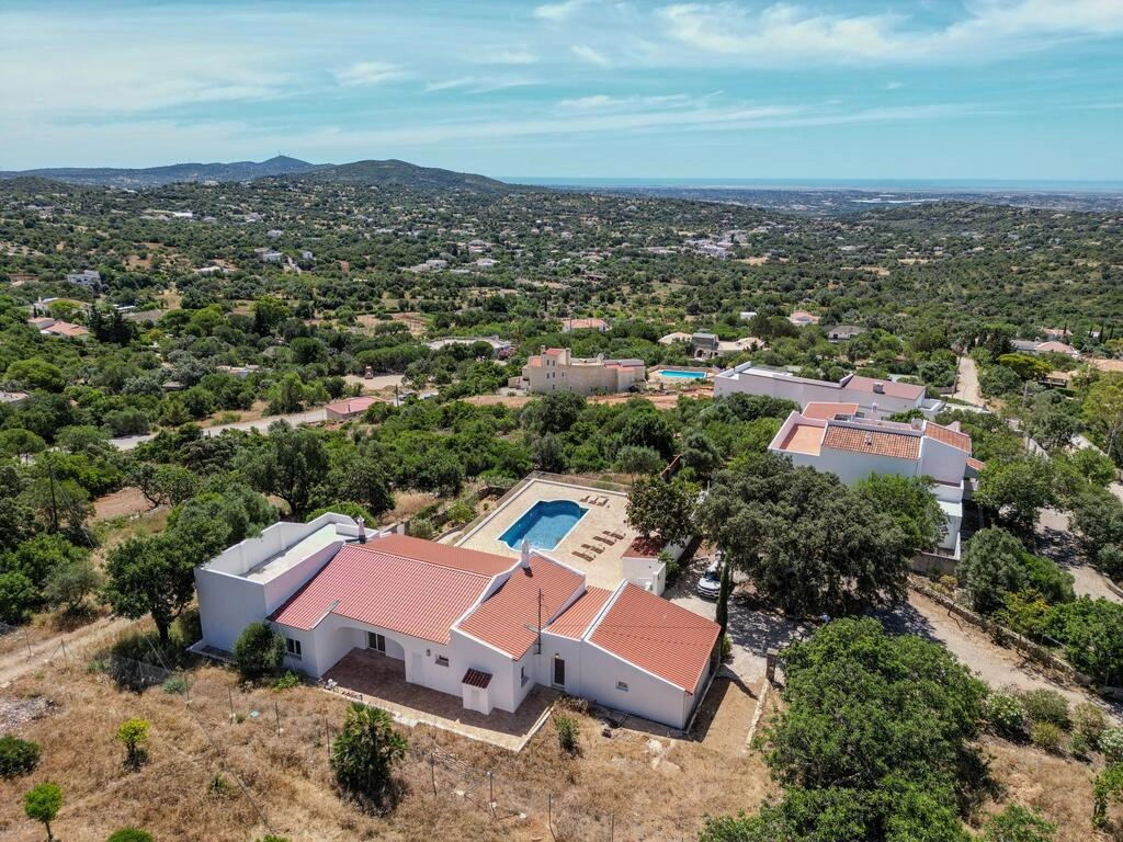 Moradia T4 com Vista Mar à Venda em Quinta das Raposeiras Moradia T4 com Vista Mar à Venda em Quinta das Raposeiras