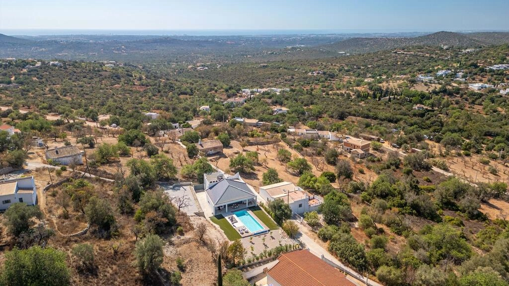 Exklusive Villa mit großzügigem Grundstück in Loulé Exklusive Villa mit großzügigem Grundstück in Loulé