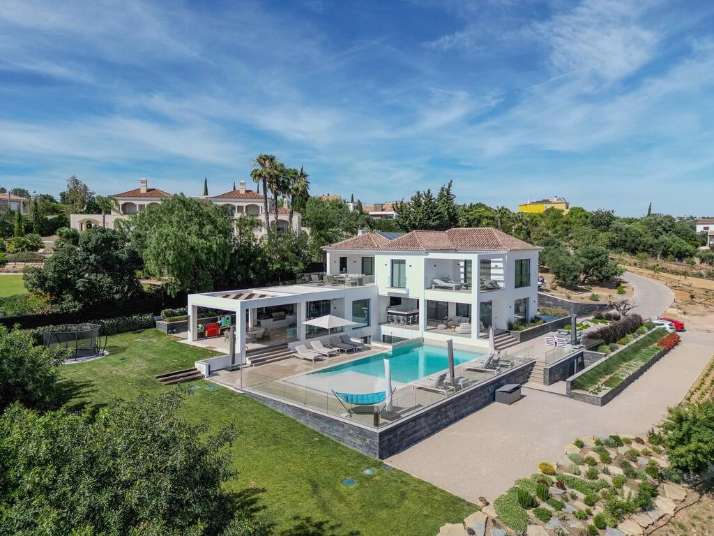 Ultra Luxury 6 Bedroom Villa with Pool in Almancil Ultra Luxury 6 Bedroom Villa with Pool in Almancil
