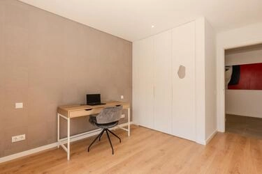 Modern Three-Bedroom Apartment in Almancil