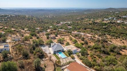 Elegant Four-Bedroom Villa For Sale in Loulé
